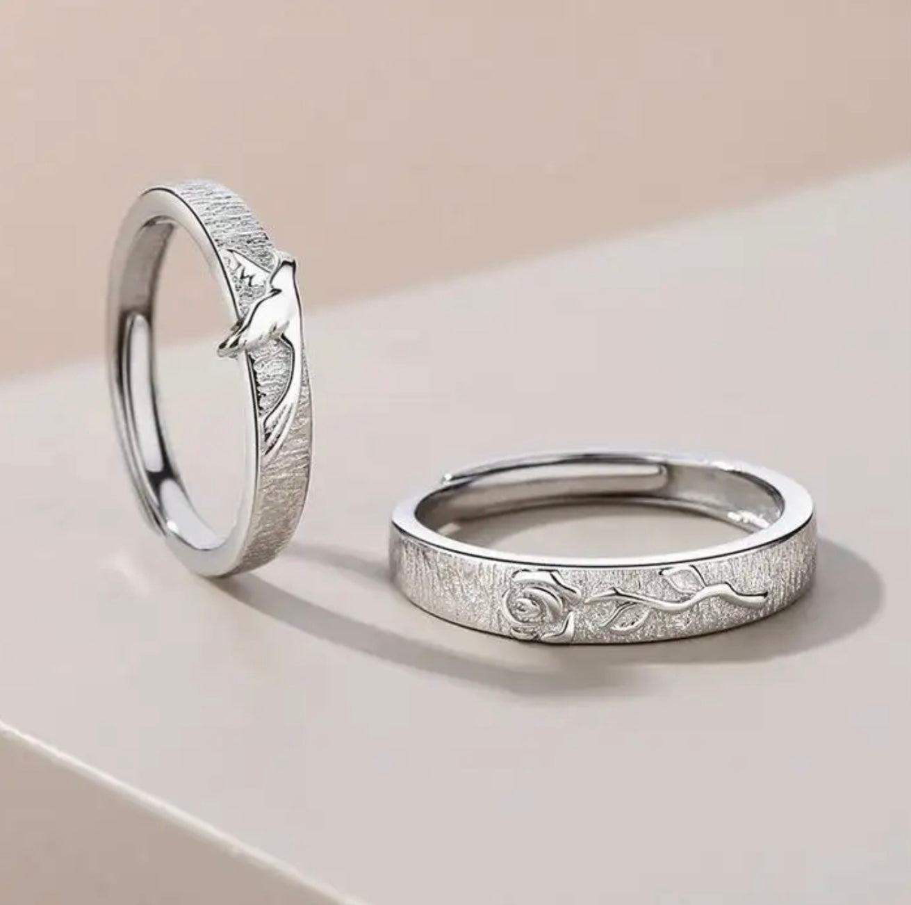 Wedding ring set in White Gold symbolic birds and roses design